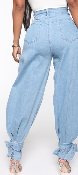 Fashion NovaNo Loose Ends Balloon Mom  Jeans Size  3 - Picture 2 of 5